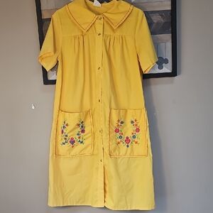 60s Vintage Yellow Embroidered Button-Up House Coat Dress Cottagecore